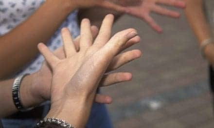 Study Revisits How Sign Language Affects Cognitive Development in Deaf Children